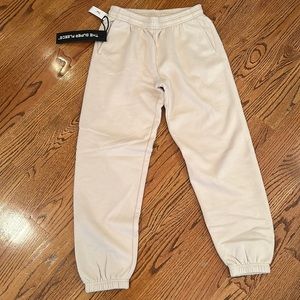 Aritzia The Super Fleece sweat pants Size: Small Color: Pearl matte